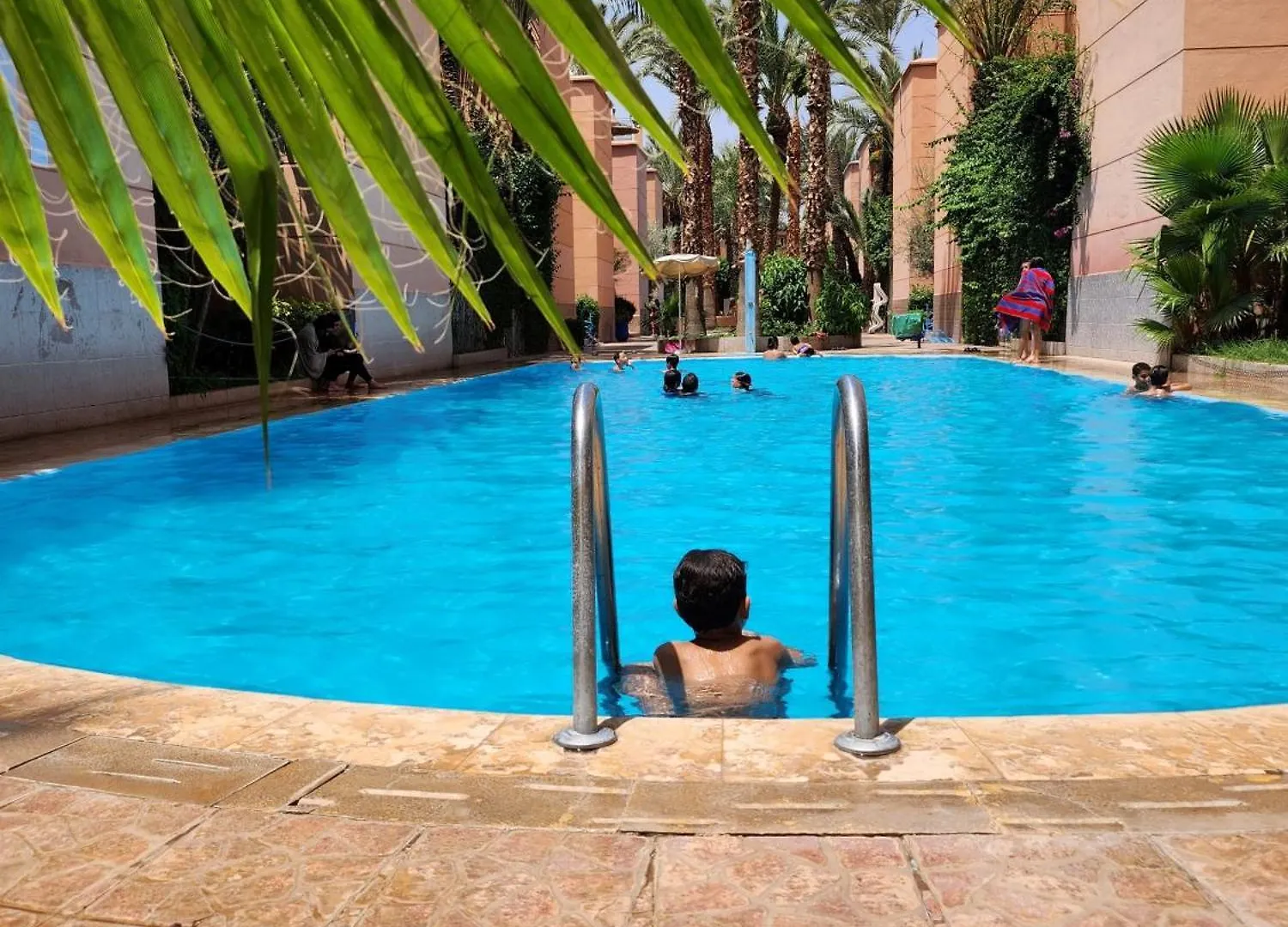 Riad With Outdoor Swimming Pools Marakeş