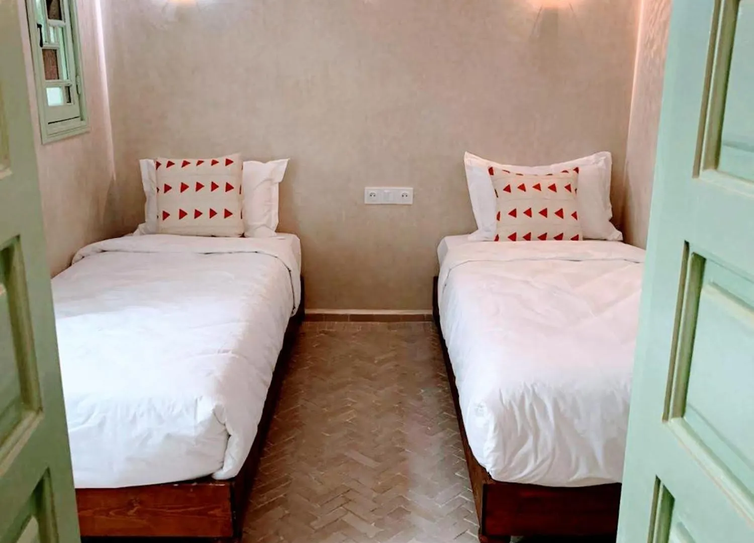 Hébergement de vacances Riad With Outdoor Swimming Pools Marrakesh