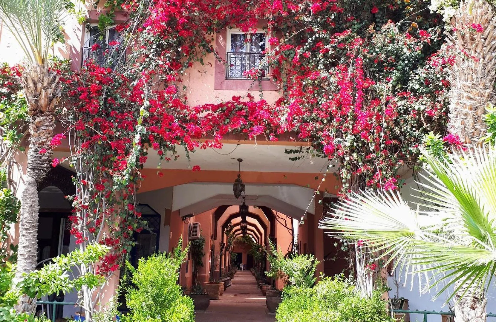 Riad With Outdoor Swimming Pools Marrakesh 0*,